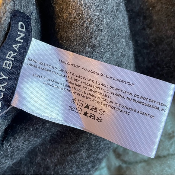 Lucky Brand Gray Fringe Scarf Brand New with Tags - Picture 7 of 9